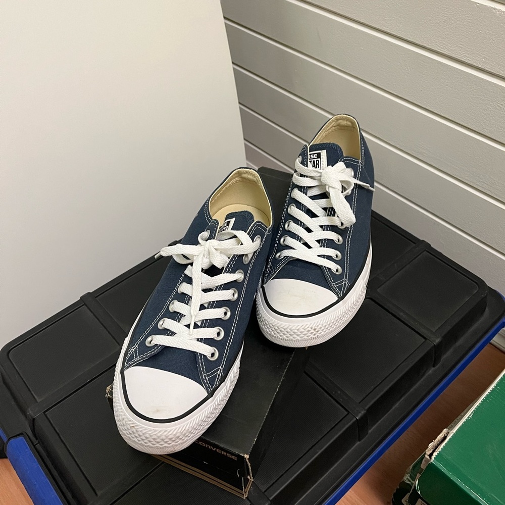 Blue Converse All Star OX Navy size 8.5